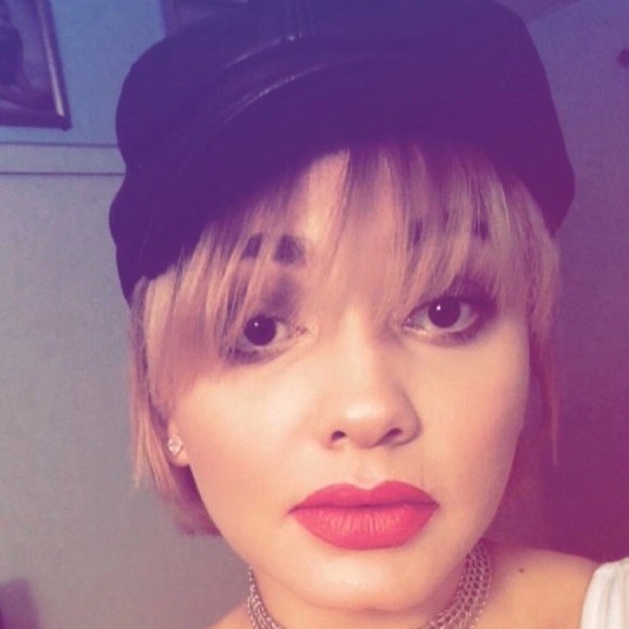 Meet your Posher, Mina - Picture 1 of 1